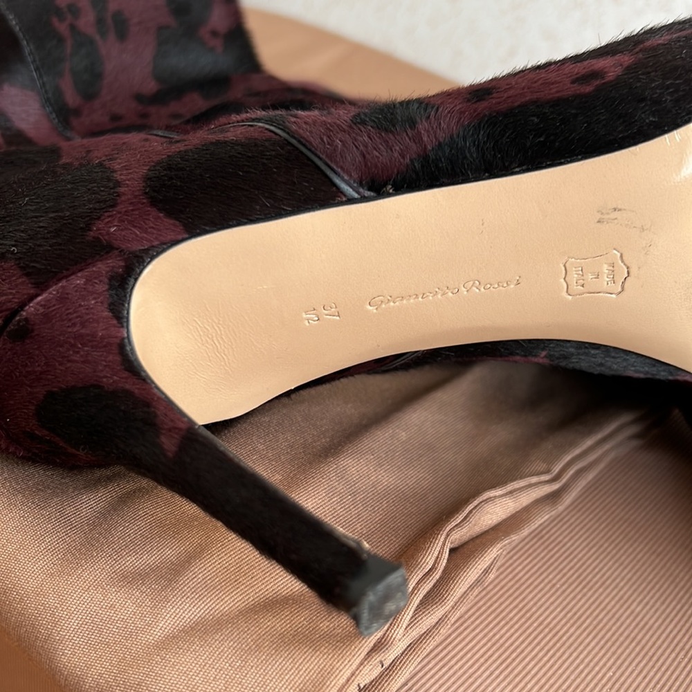 Boots 👢 - Picture 8 of 14